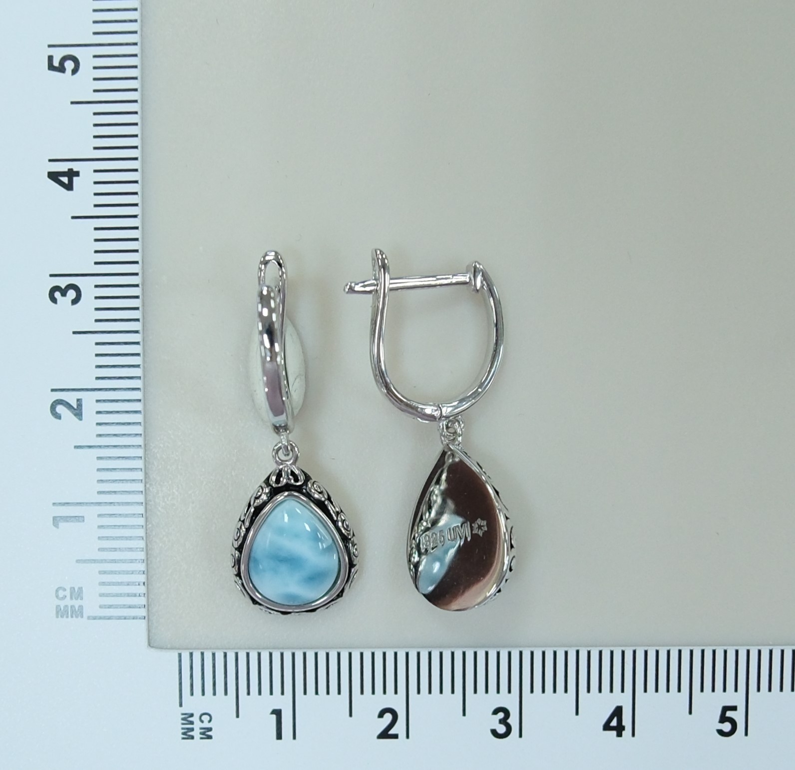 Серебряные серьги с ларимарами